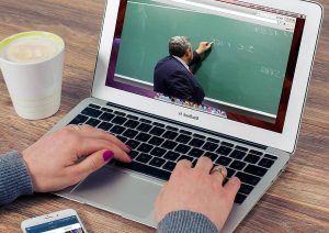 cursos online economía y finanzas